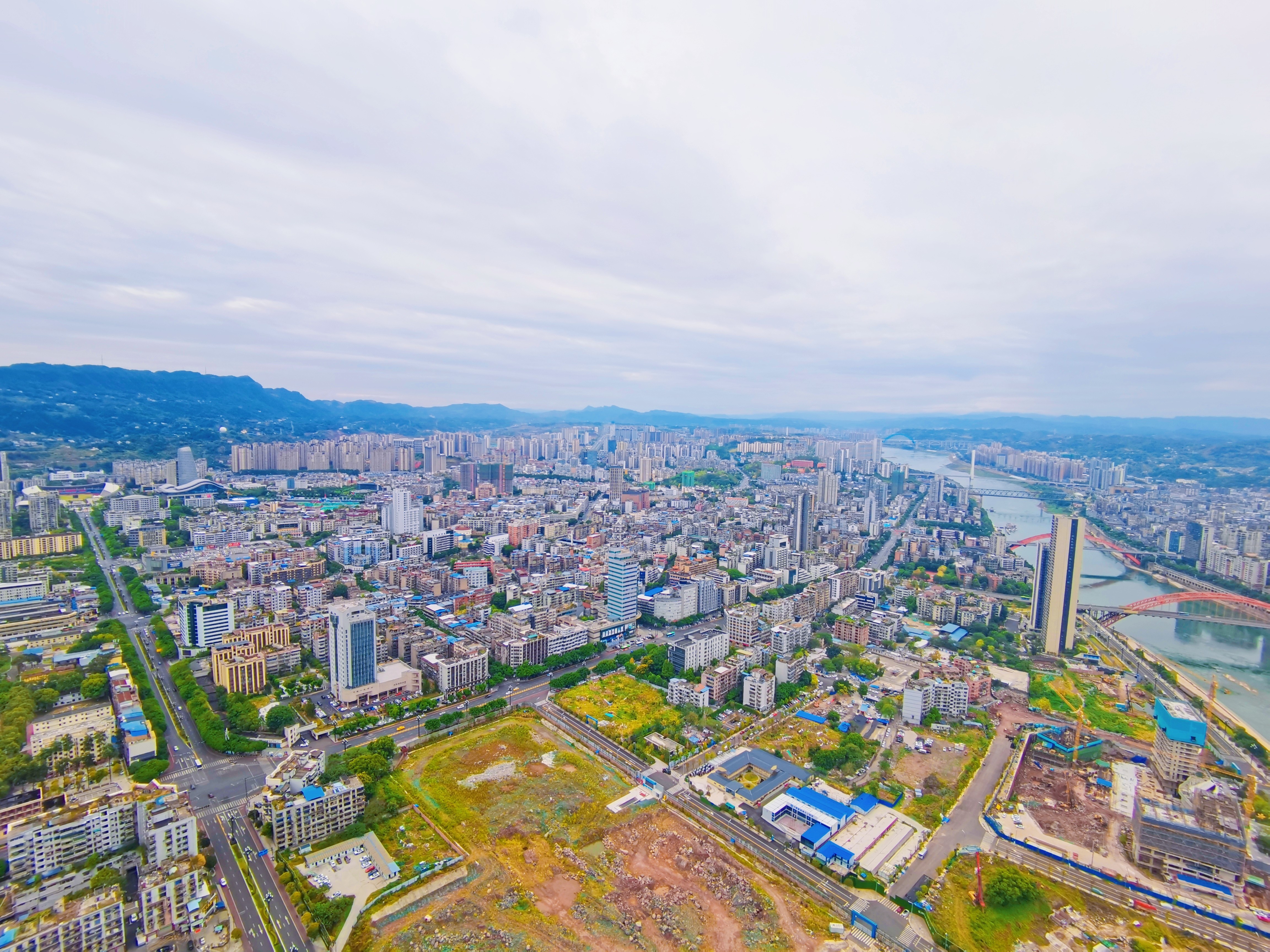 大宜宾小编首次登上宜宾最高楼cbd从288米俯瞰宜宾城震撼到手脚发软